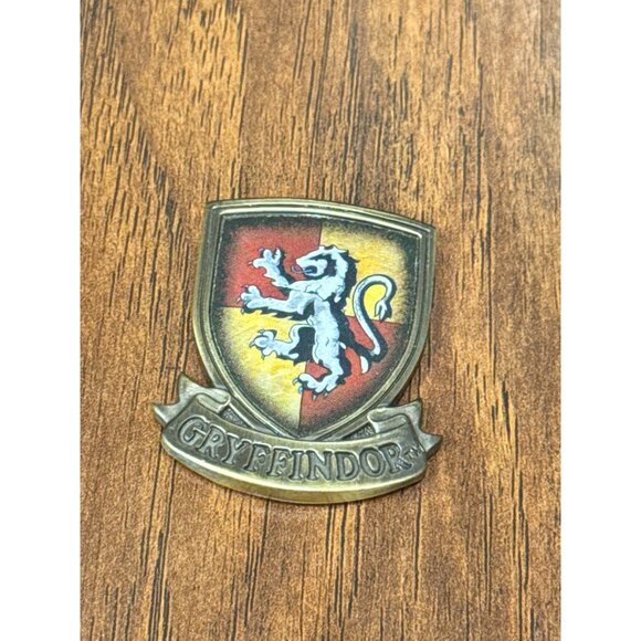 Harry Potter Gryffindor House Crest Badge Bookmark Book Disney reading Metal - Picture 1 of 3